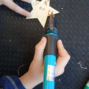 Arbeiten mit dem Holzbrenner