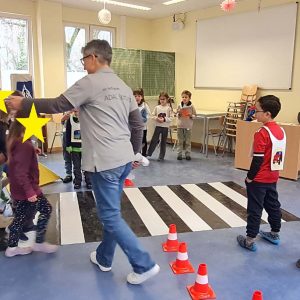 Verkehrserziehung mit Rabe Adacus an unserer Schule