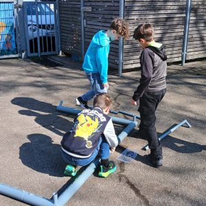 Spielgeräte und Fußballtore finanziert durch den Förderverein